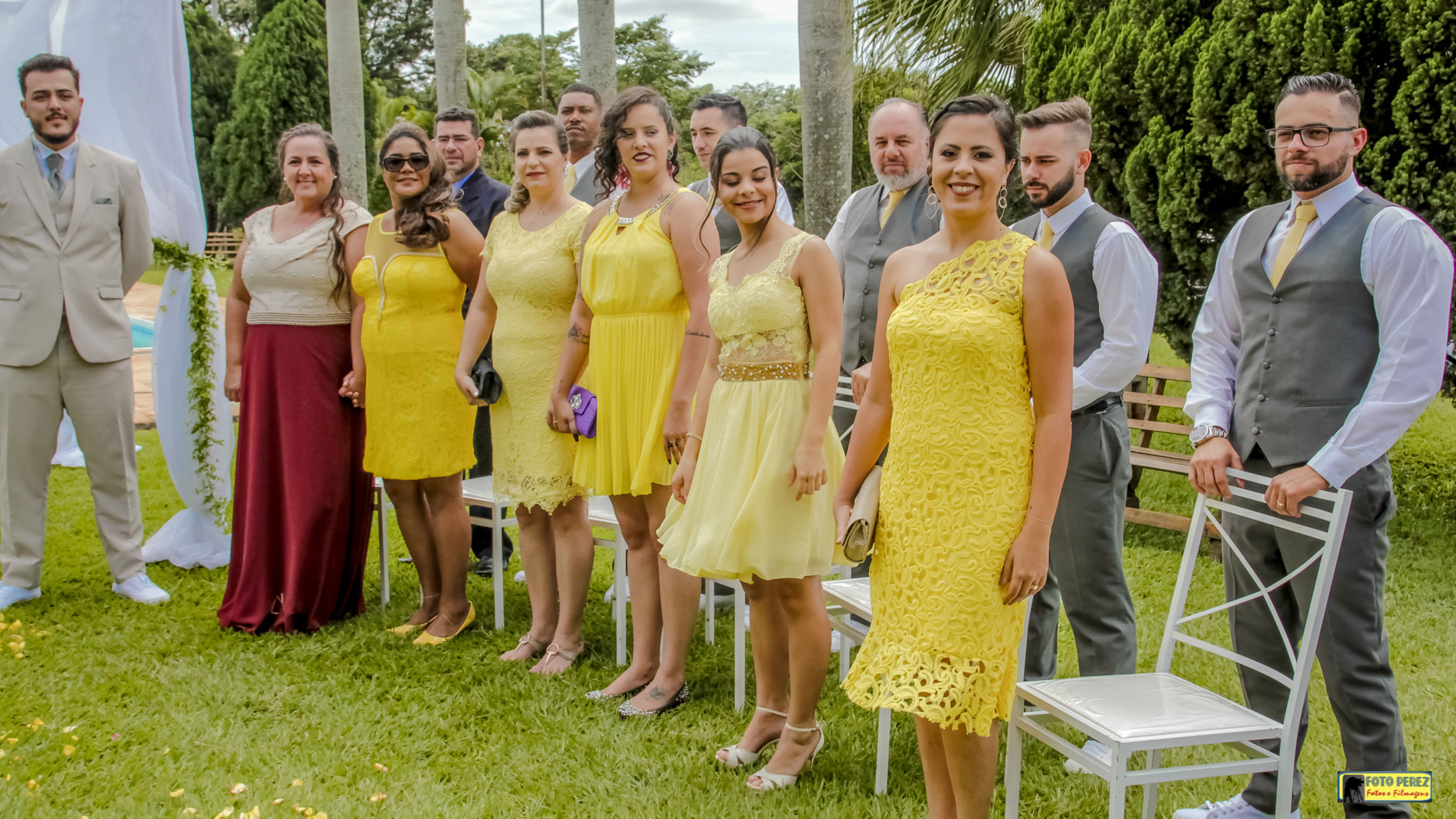 Foto COMO ESCOLHER OS MELHORES VESTIDOS PARA AS MADRINHAS - Imagem 0